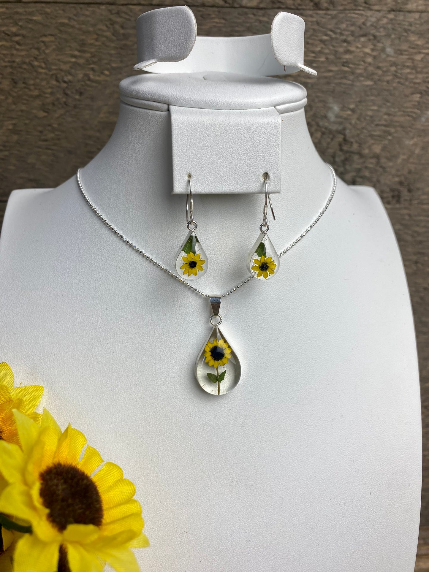Sunflower Teardrop Necklace & Earring Set