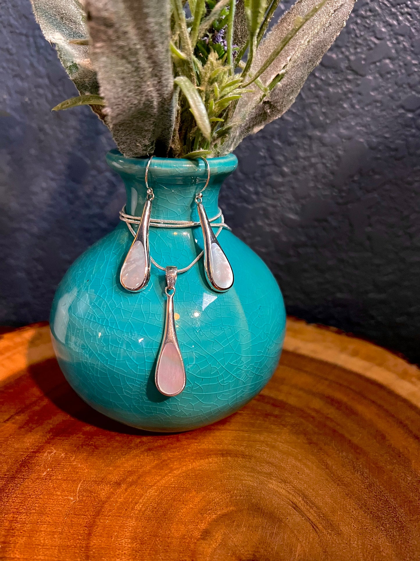 Natural Shell Teardrop Necklace and Earring Set